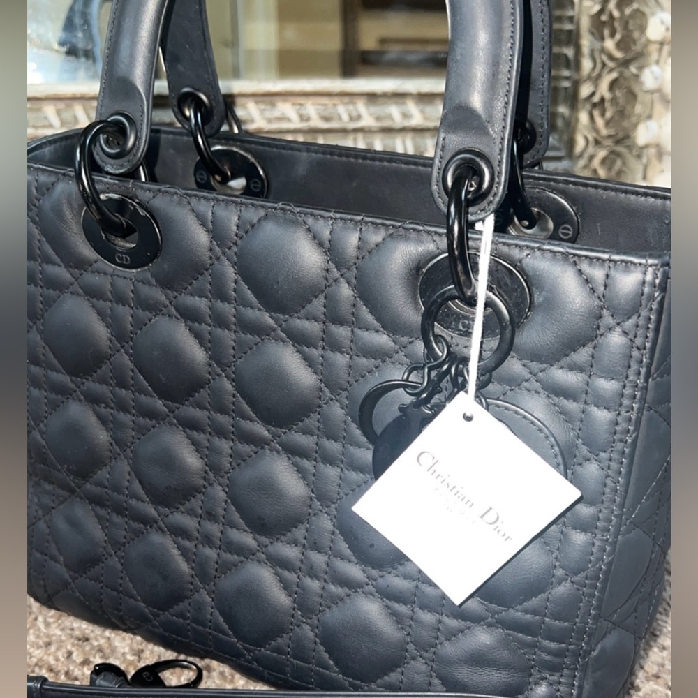 Lady Dior Ultra Matte Black Medium - Picture 4 of 6